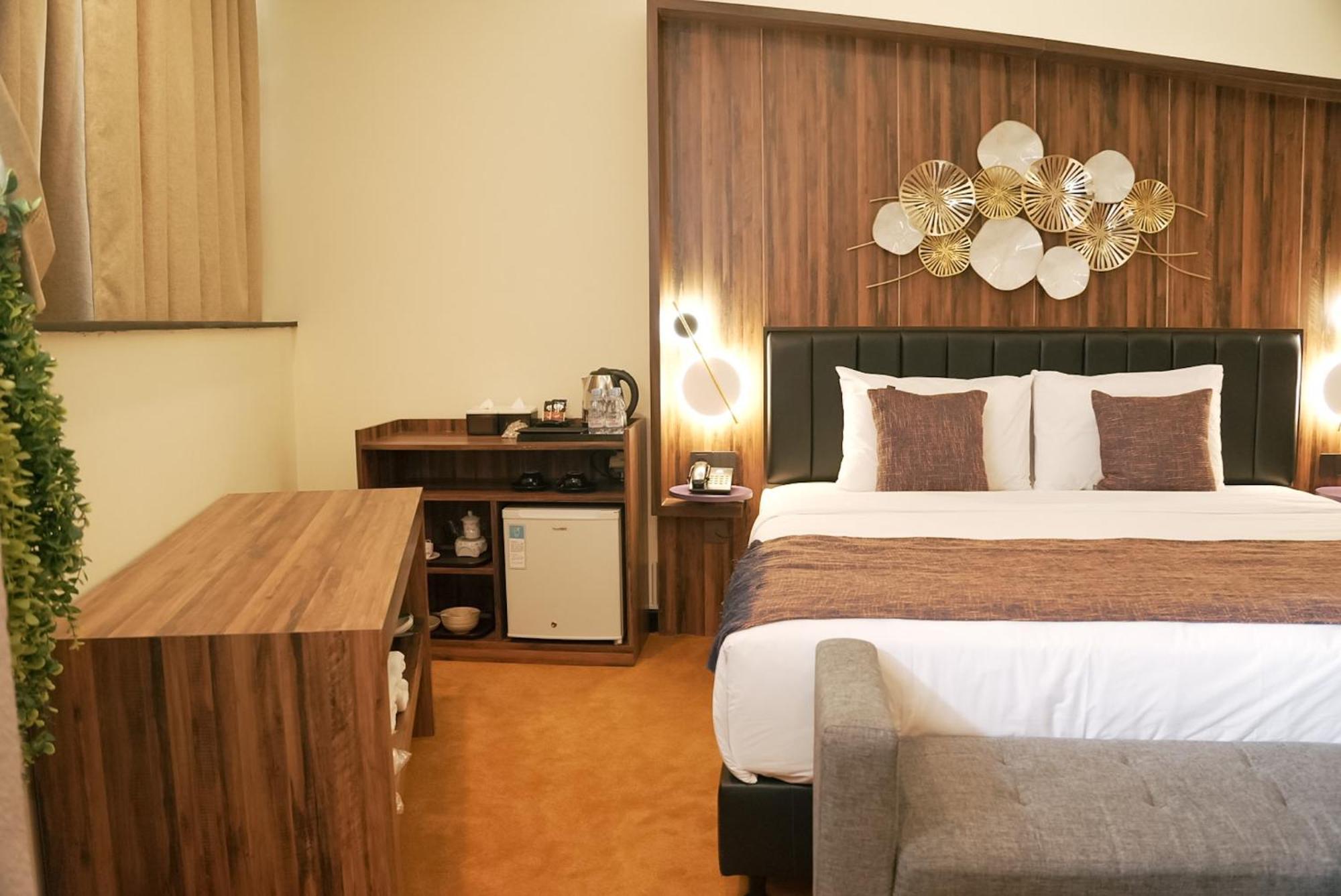 Oak Tree Urban Hotel Jakarta Exteriör bild